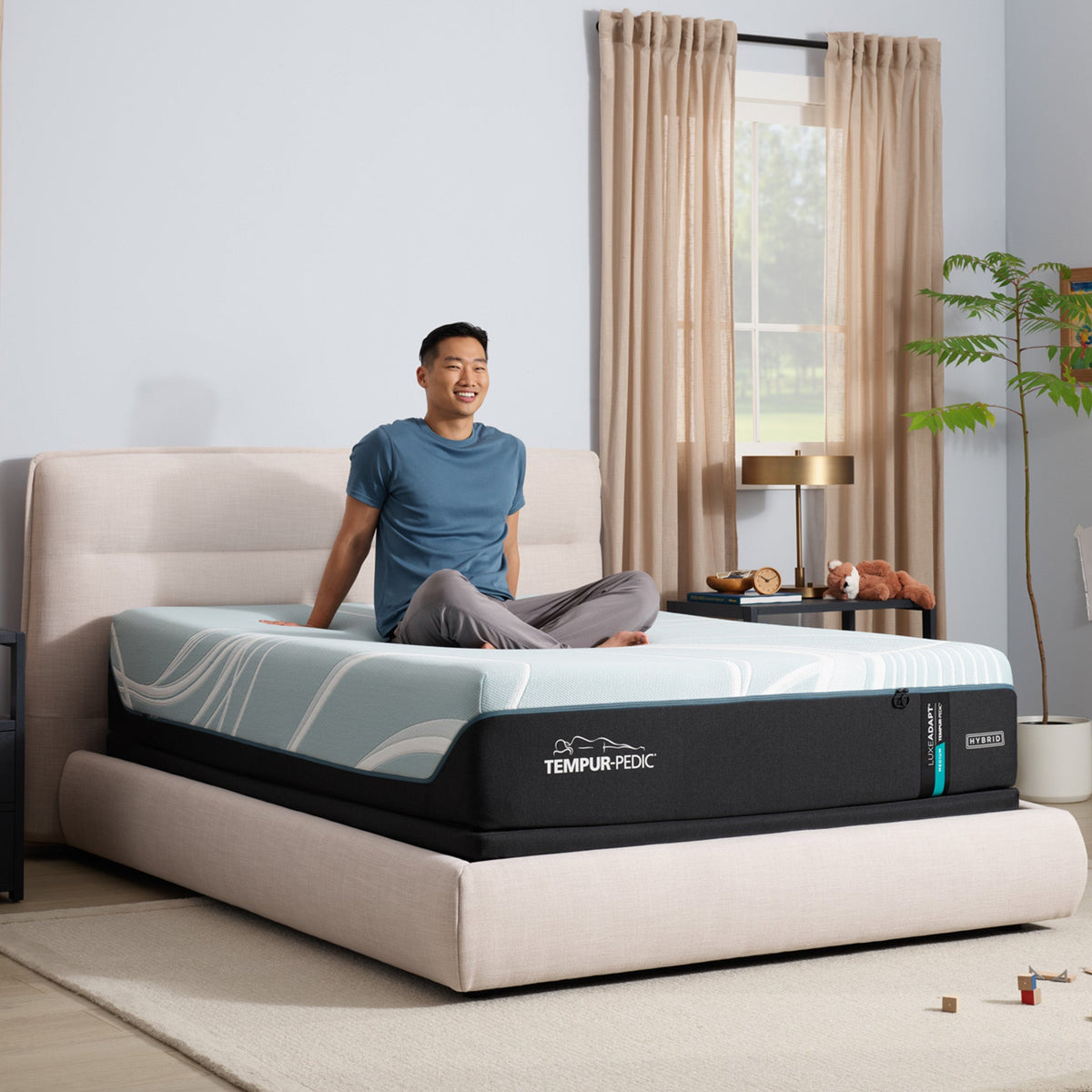 TEMPUR-LuxeAdapt Medium Hybrid 13-Inch Mattress